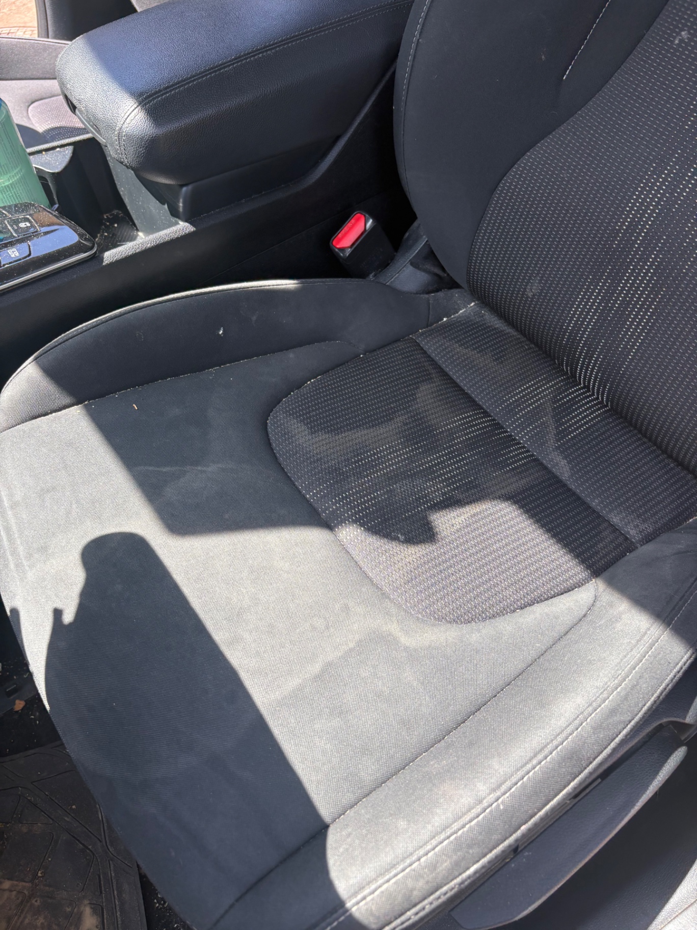 Kia Sportage — Pranie fotela kierowcy, stan przed czyszczeniem (NovaCars Słupsk)